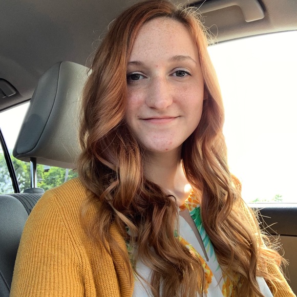 Meet your Posher, Abigail - Picture 1 of 1